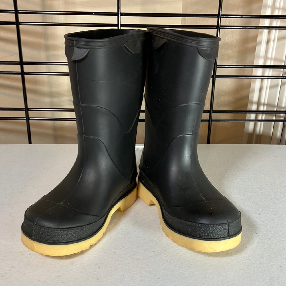 EUC Weather Stars by Tingley Black Rubber Boots Size 8 Toddler